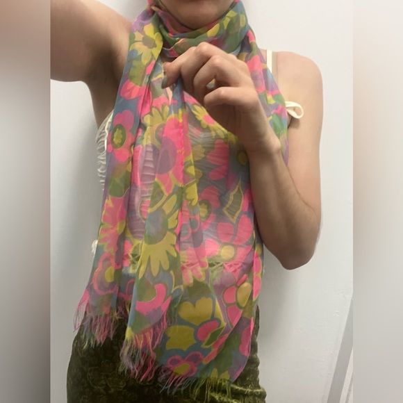 Vintage hippie floral scarf with neon colors - Picture 2 of 10